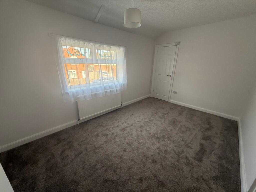 MAIN BEDROOM 1
