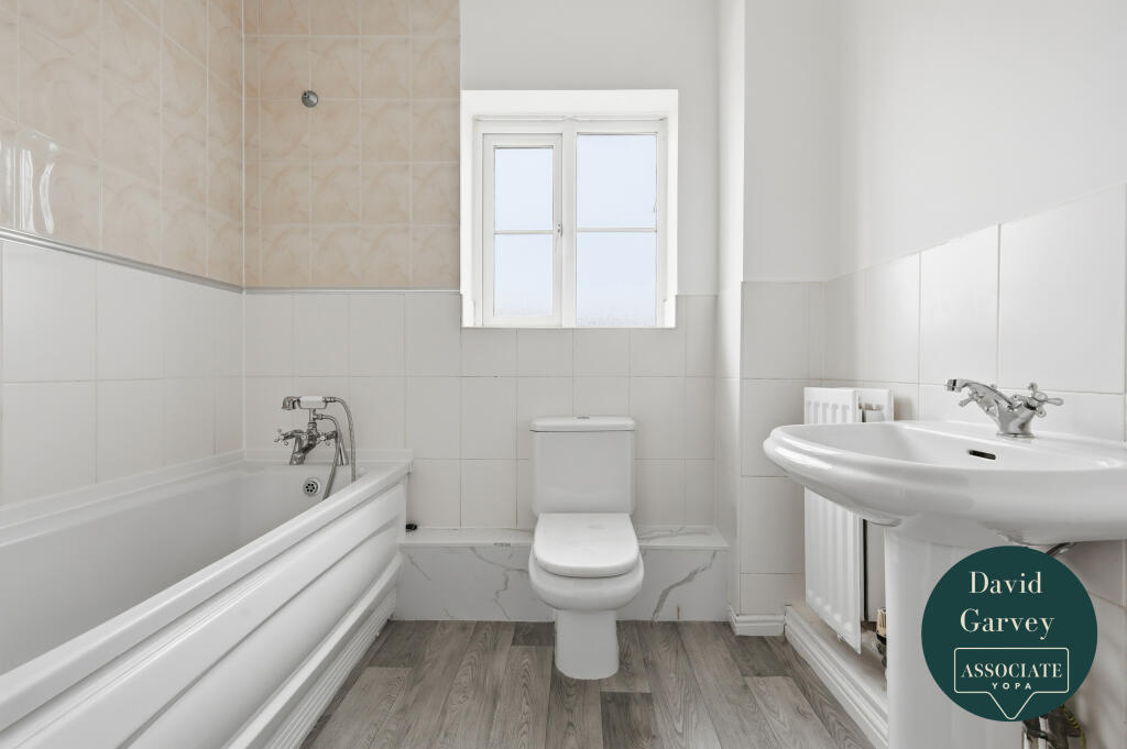 First Floor Bathroom Suite