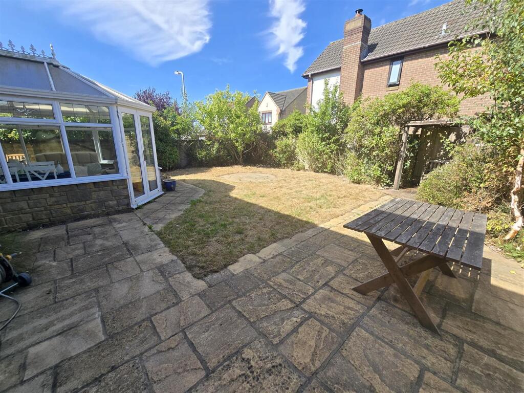 Rear garden 3.jpg