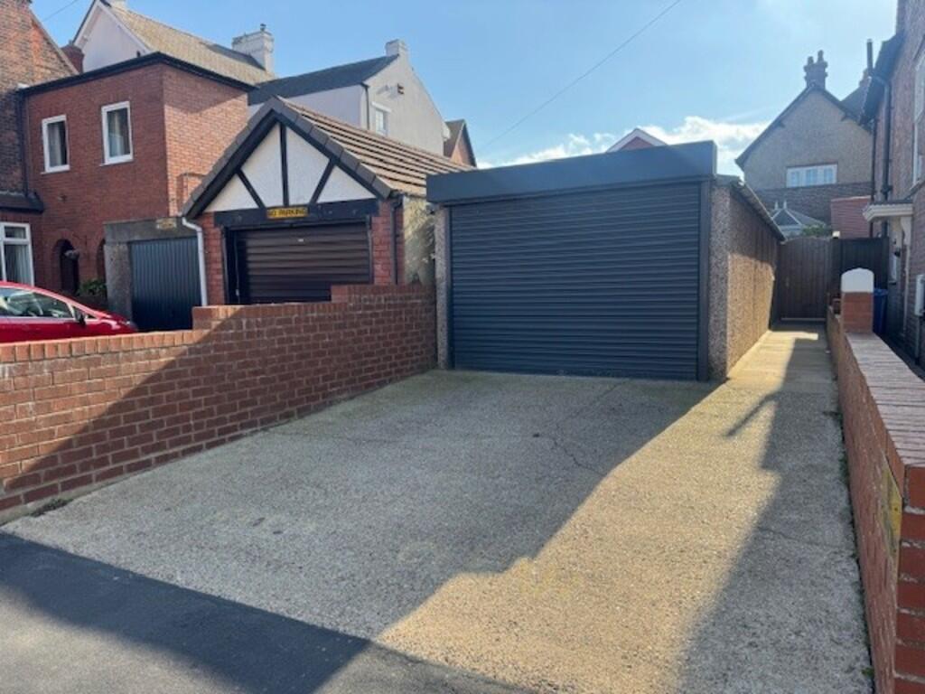 Garage &amp; Park...