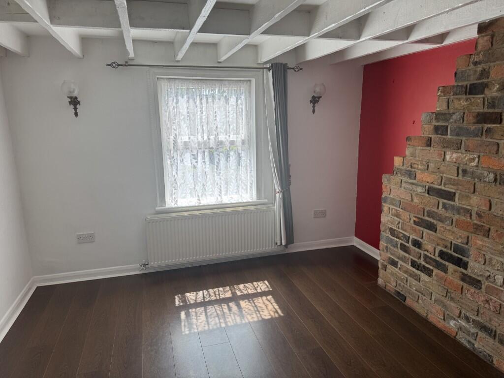 3  Medium  T202508061631.jpg