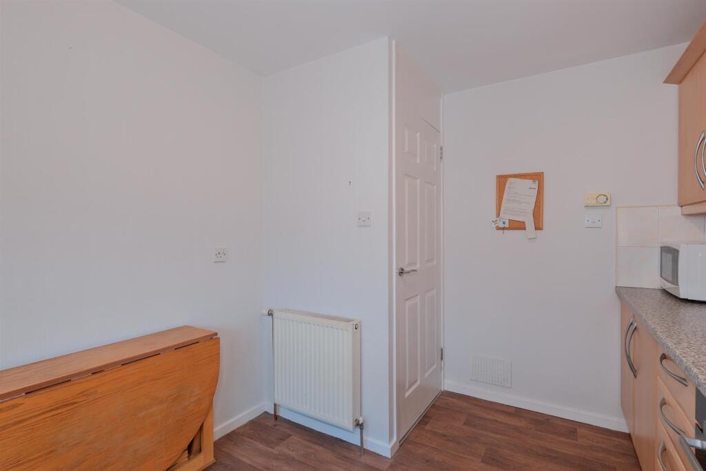 021-18 Calderbank View, Baillieston G69 7RL.jpg