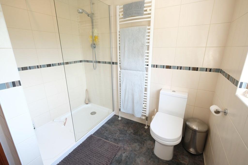 ENSUITE SHOWER ROOM