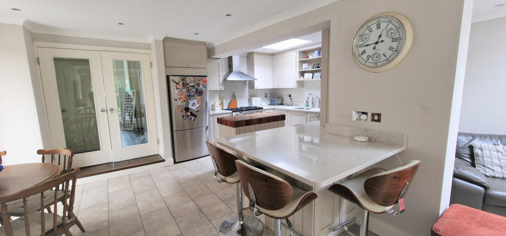 KITCHEN DINING AREA