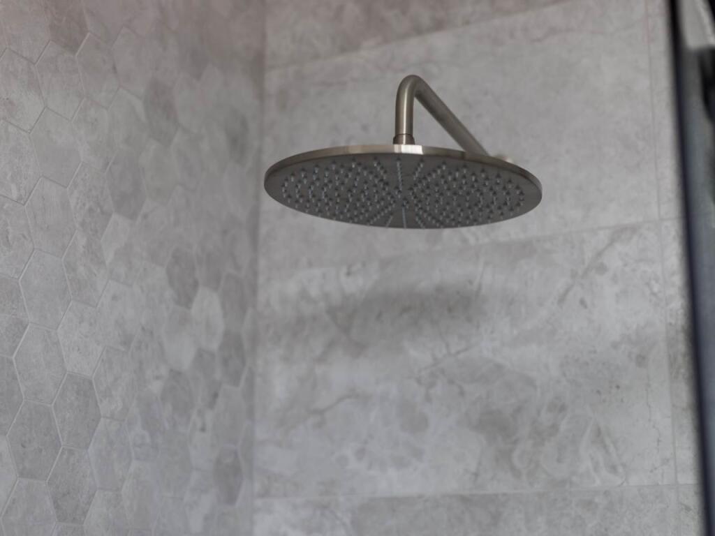 65260_MelvilleCres02