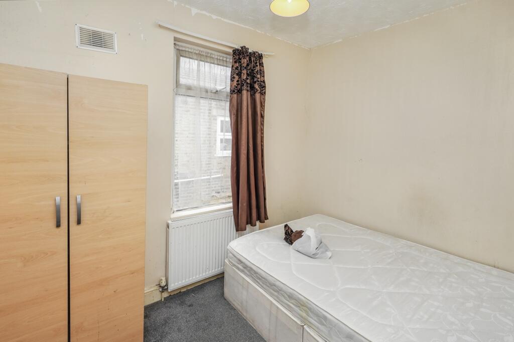 First Floor Flat, 6 Leonard Street, Silvertown, London E16 2DT