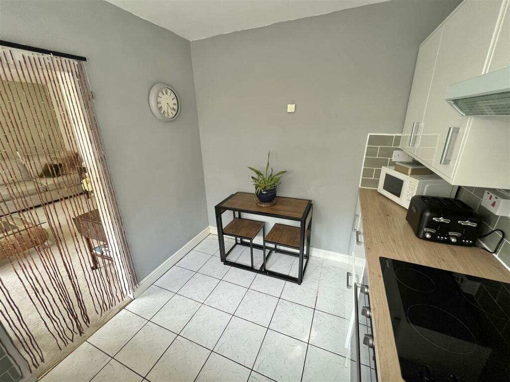 Kitchen Aspect 2.jpg
