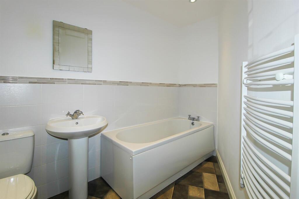 BATHROOM/W.C.