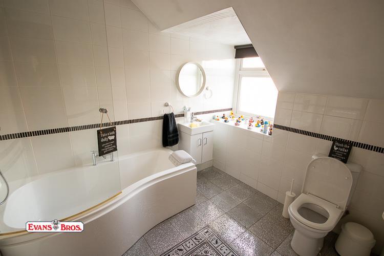 FAMILY BATHROOM