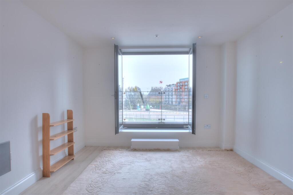 Lounge Balcony 2.jpg