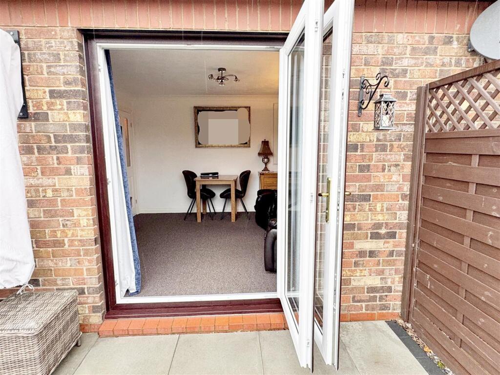 DINING ROOM/BEDROOM 2