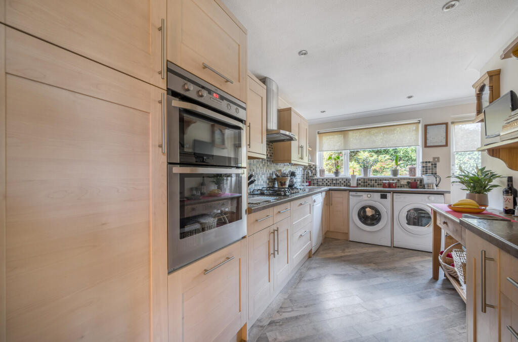 1381173-19-691af9...