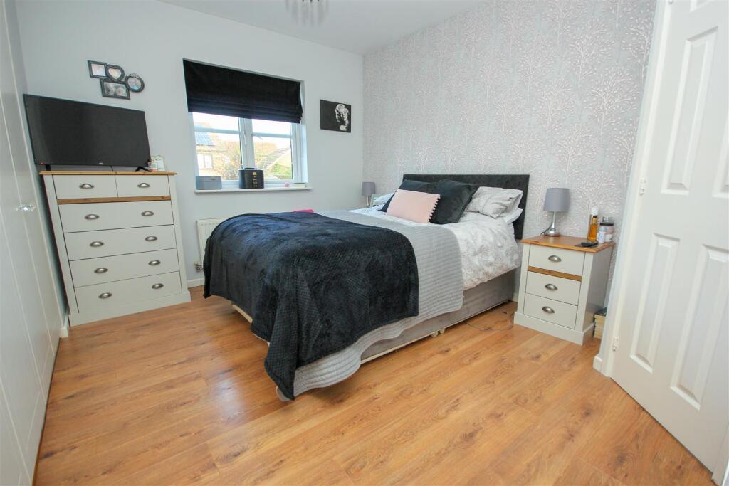 Bedroom 1.jpg