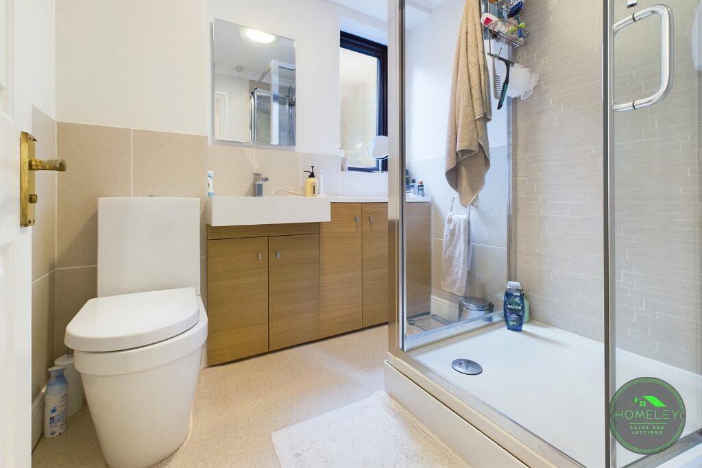 En-suite bathroom