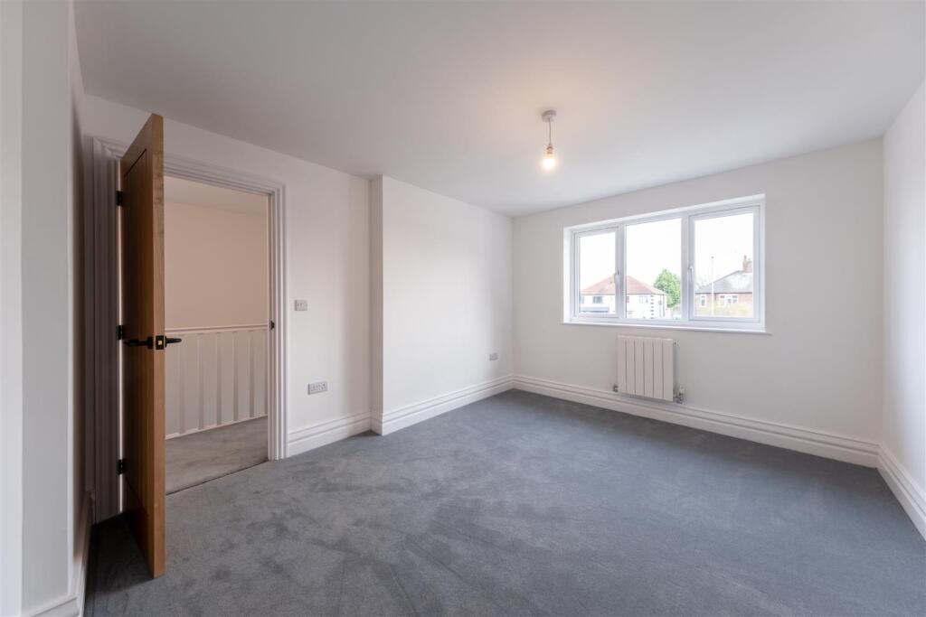 94 and 96 Pipers Lane-020.jpg