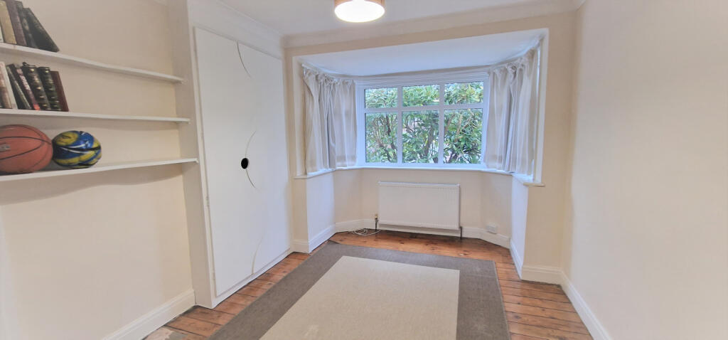 FRONT BEDROOM