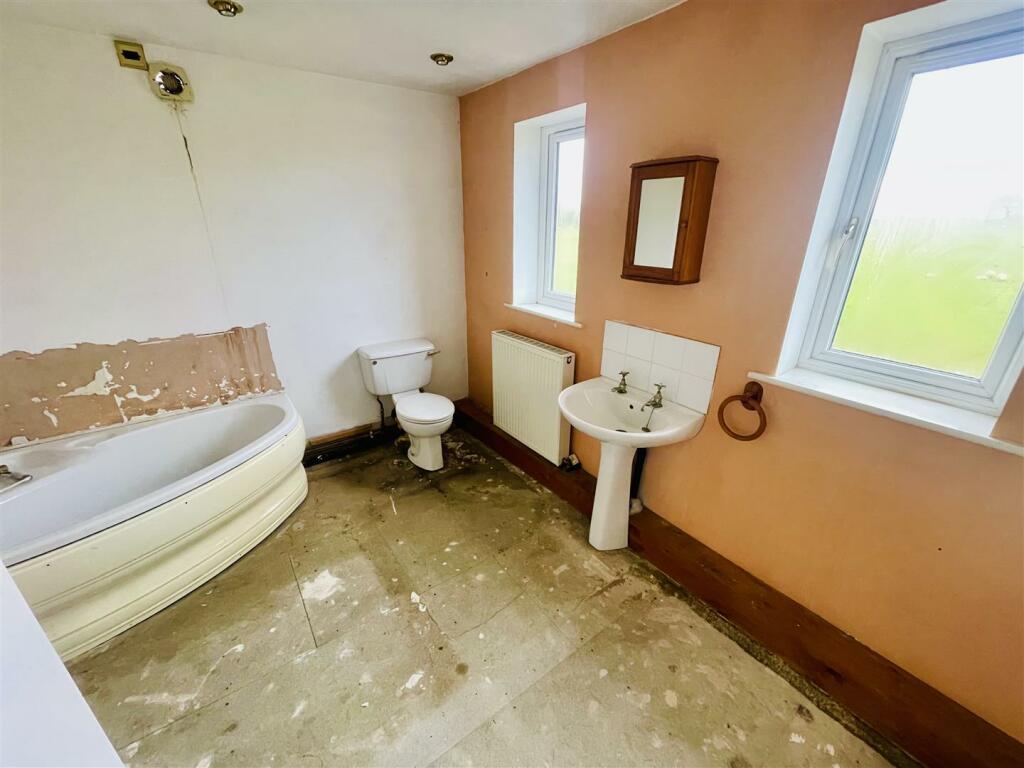 En-Suite Bathroom
