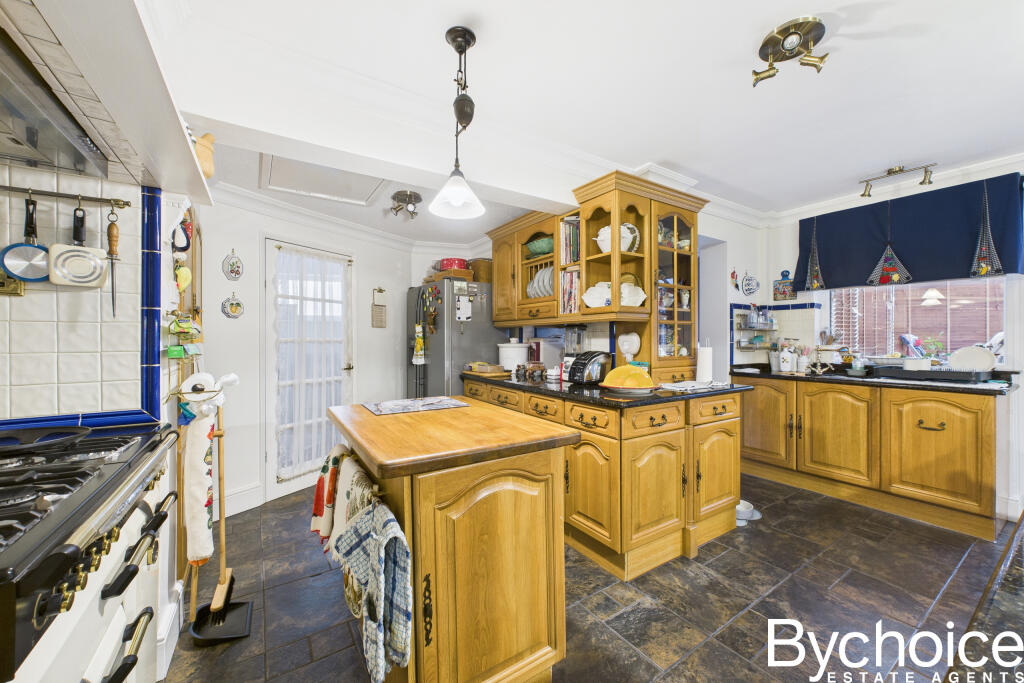 CAM05454G0-PR0095-STILL008