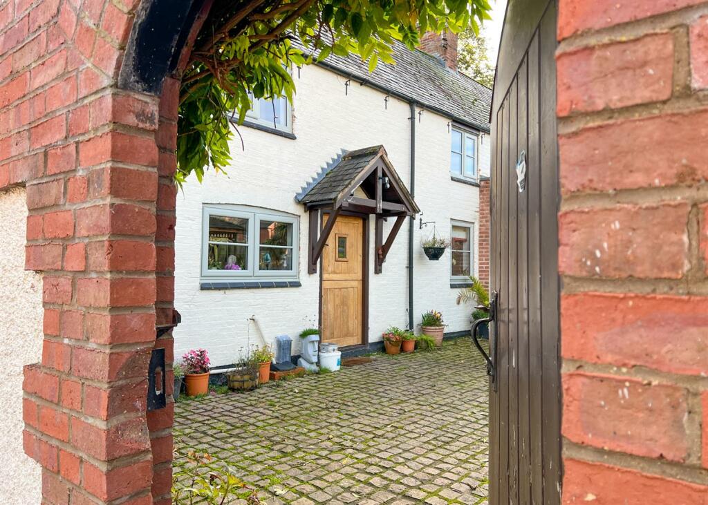 GARDEN GATE