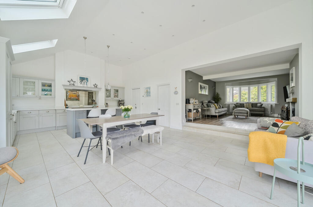 Kitchen /Dining Room