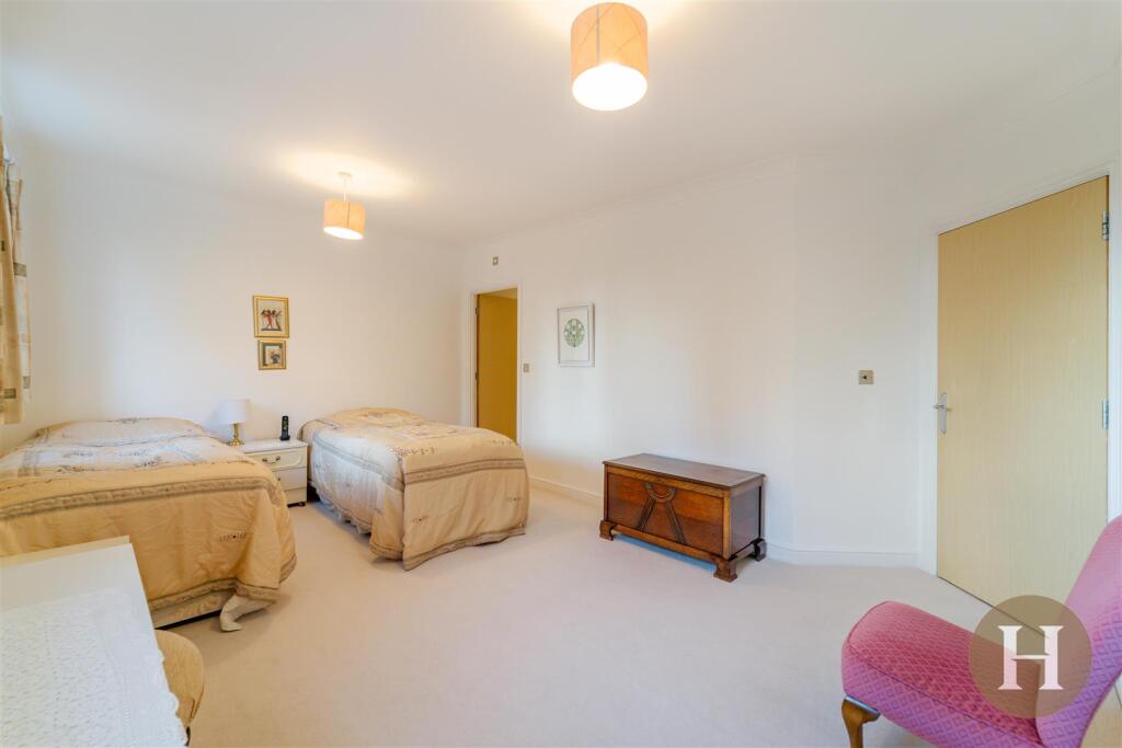 Hadleigh Estate Agents-6.jpg