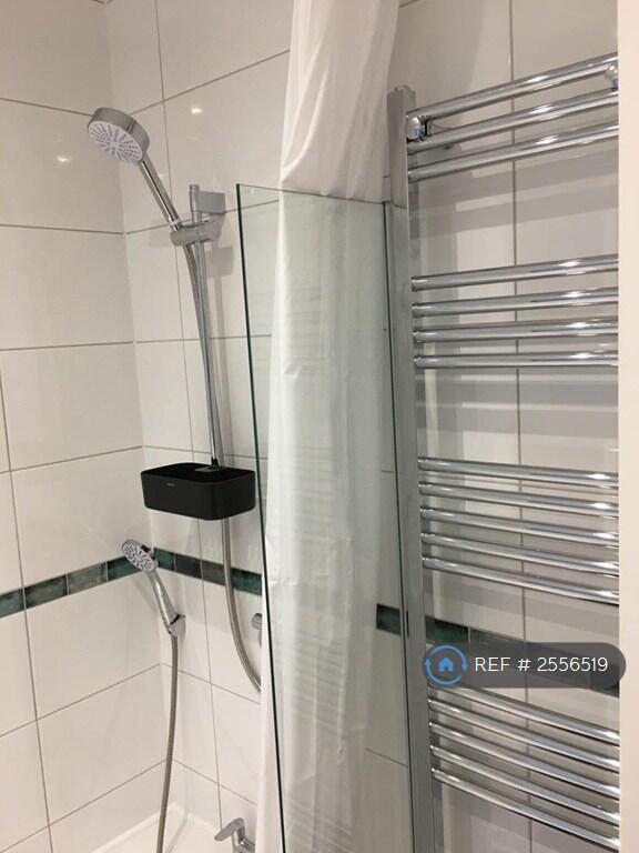 Independently Heated Towel Rail 