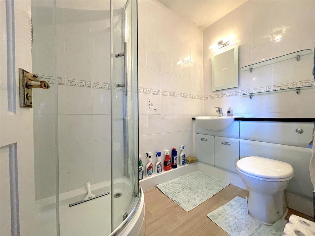 Bathroom (1).jpeg