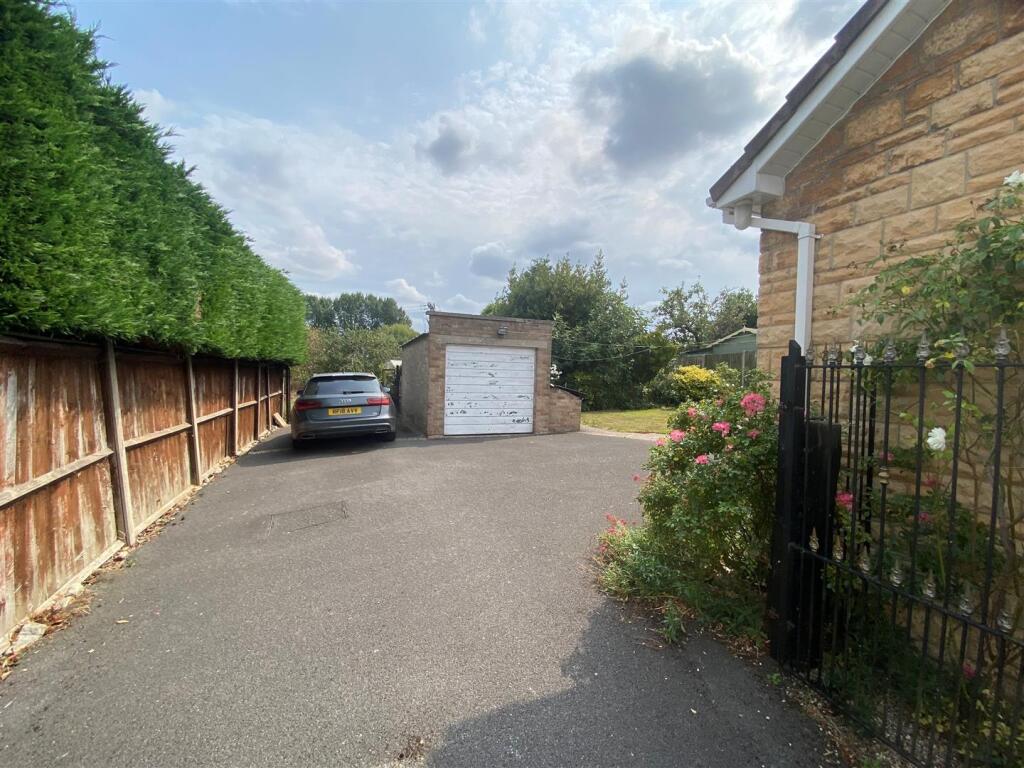 garage.jpg