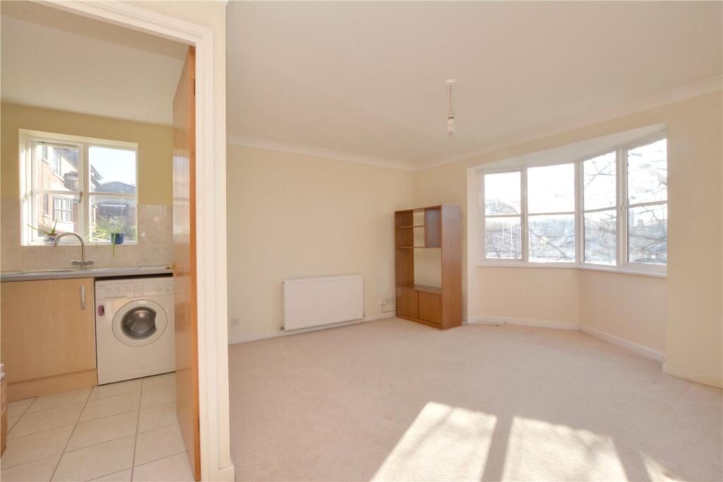 Lounge / Kitchen