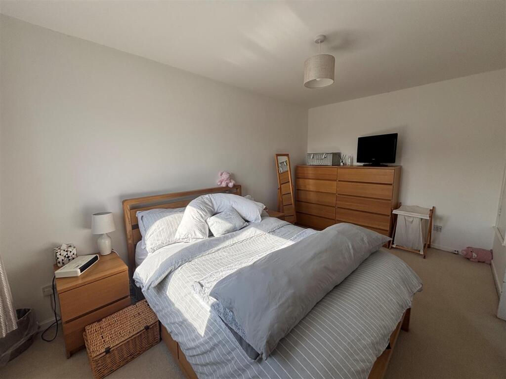 Bedroom 2.jpg