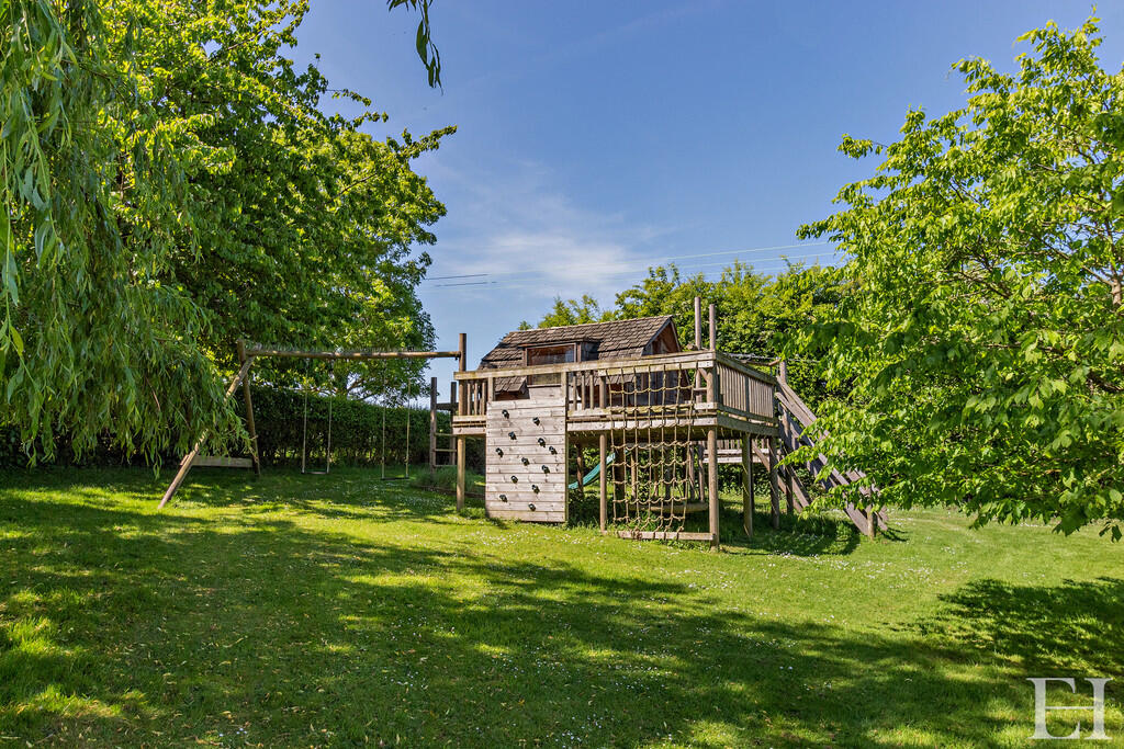 8645646-exteriorW...