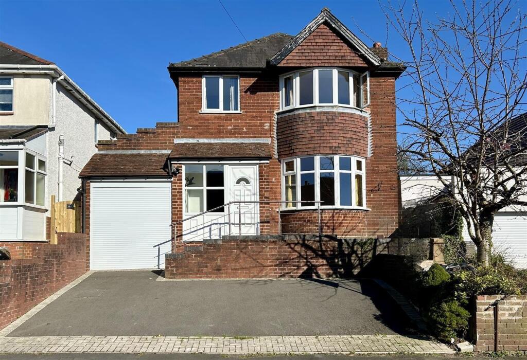 Highfield Crescent Rowley Regis 1.jpg