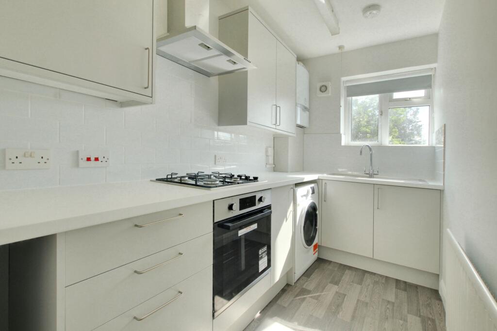 3.kitchen.jpg