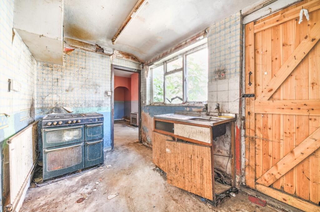 1313540-8-6853160b5a4f7