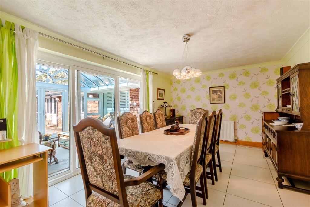 8643398-interior12.jpg