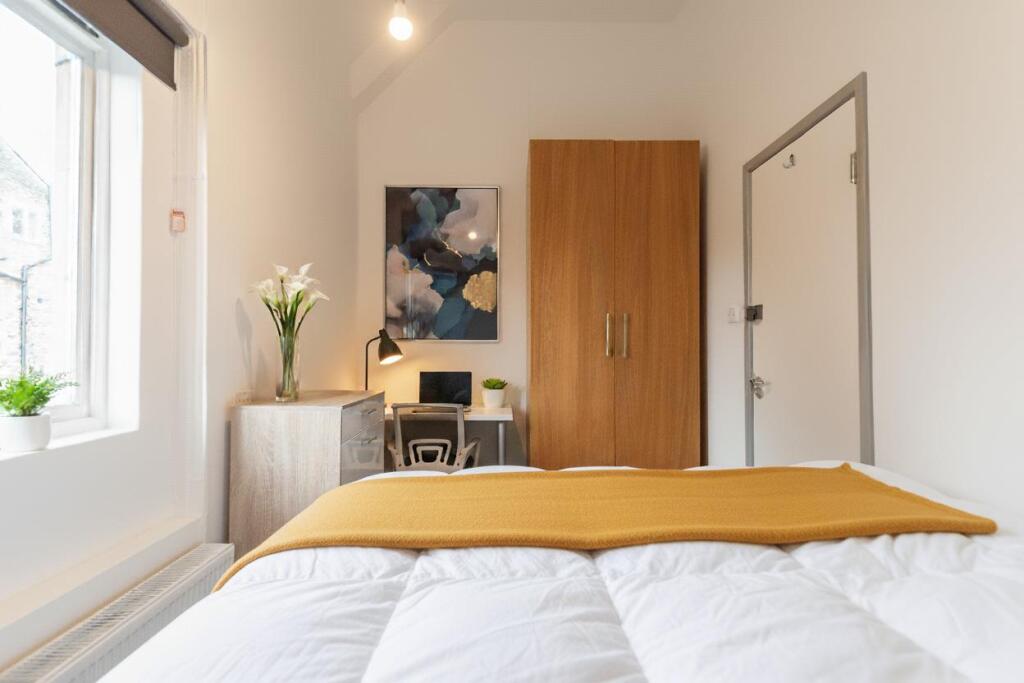 BED 6.jpg