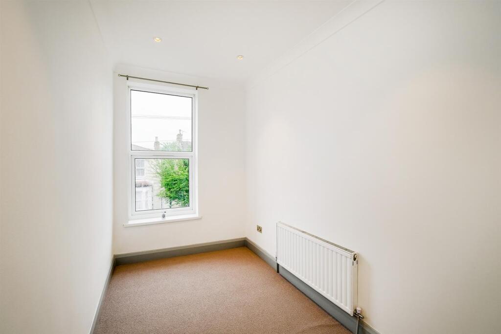 20 North Birkbeck Road - Flats 2, 3, 4-20_web.jpg