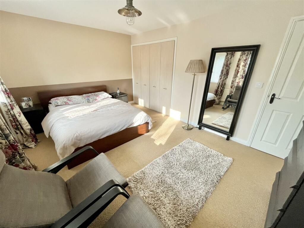 Bedroom 1 Aspect 2.jpg