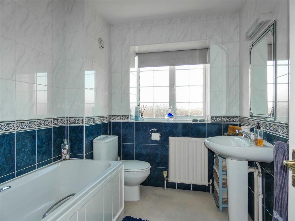 Bathroom (Second Floor)