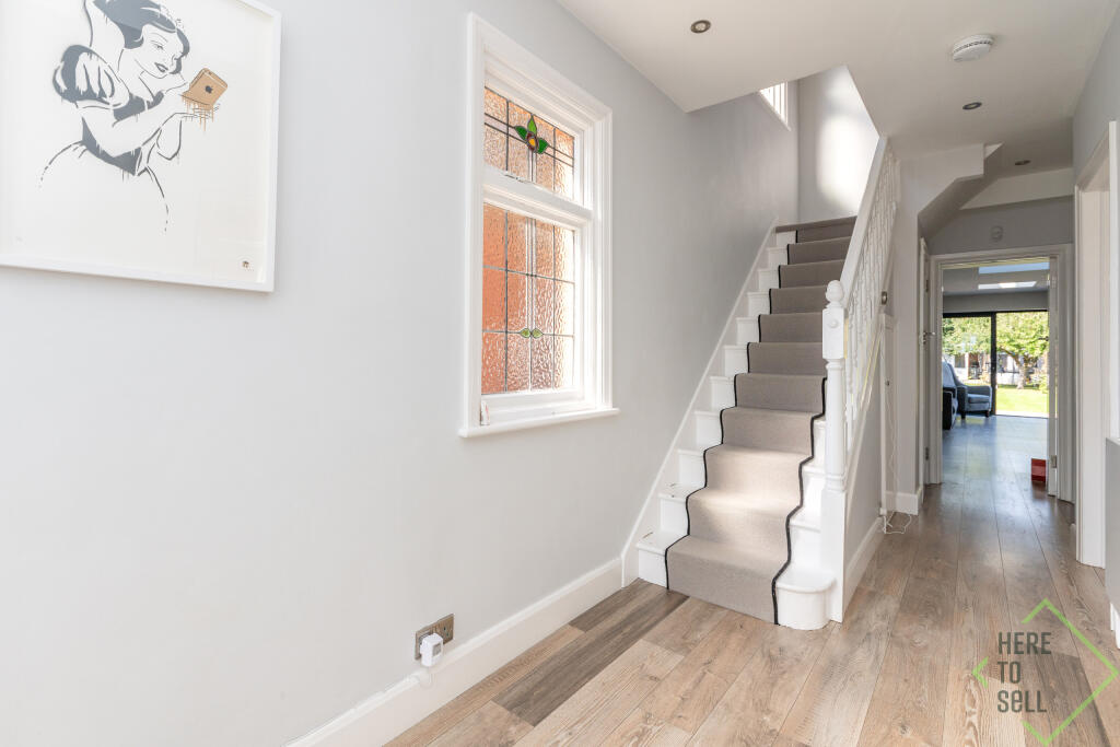 23 Vicars Close, Enfield EN1 3DN-20