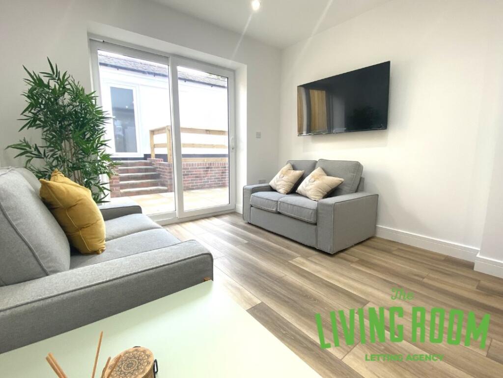 Lounge 1