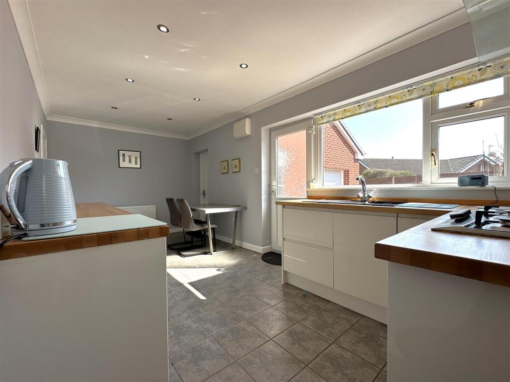 Open-Plan Dining Kitchen 461