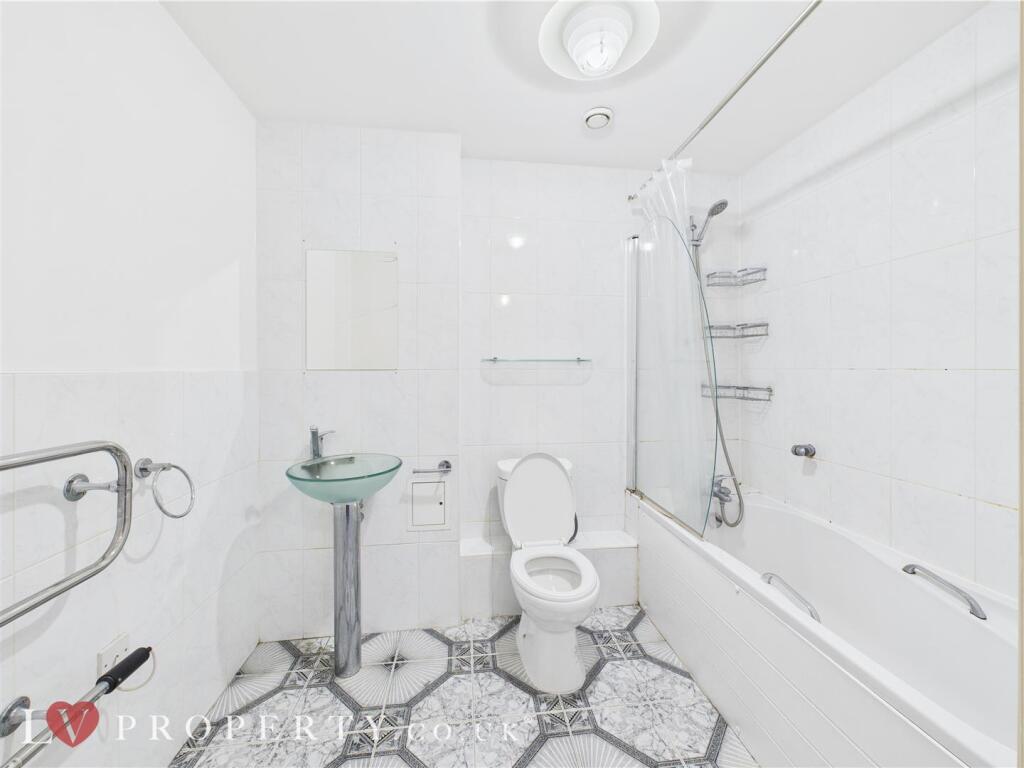 CAM05016G0-PR0074-STILL020 - Copy.jpg