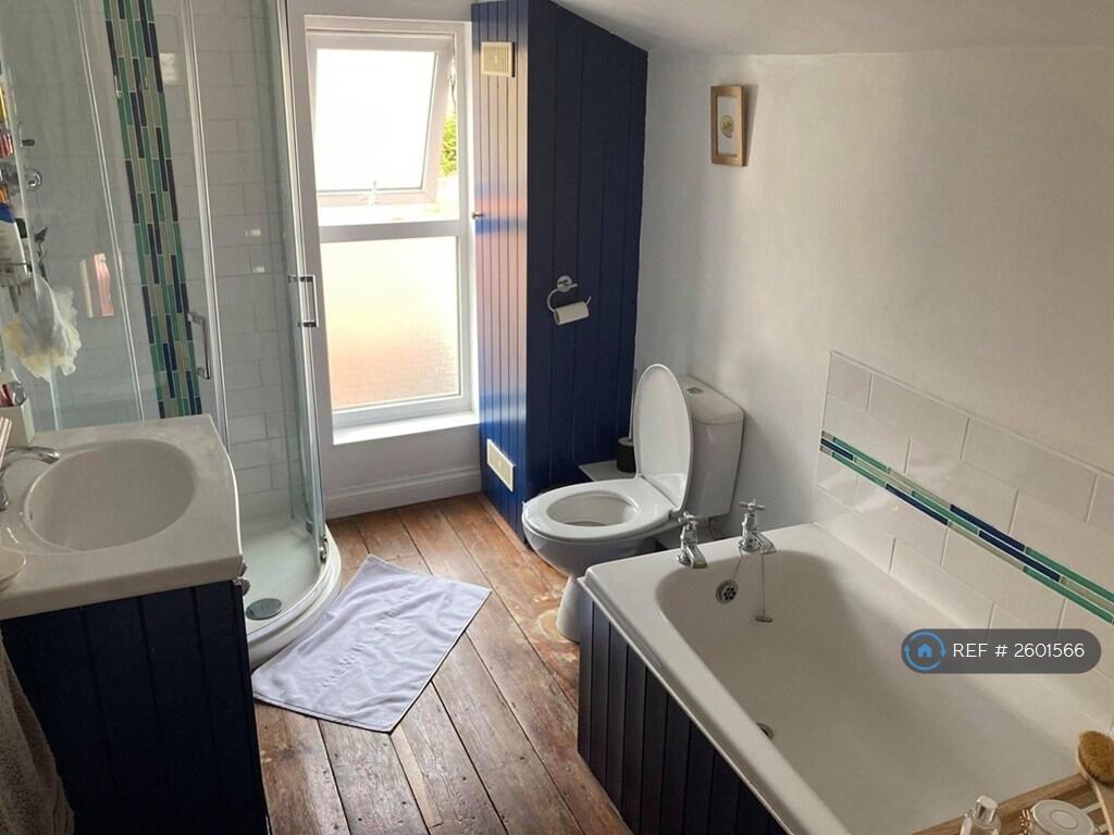 Upstairs Bathroom