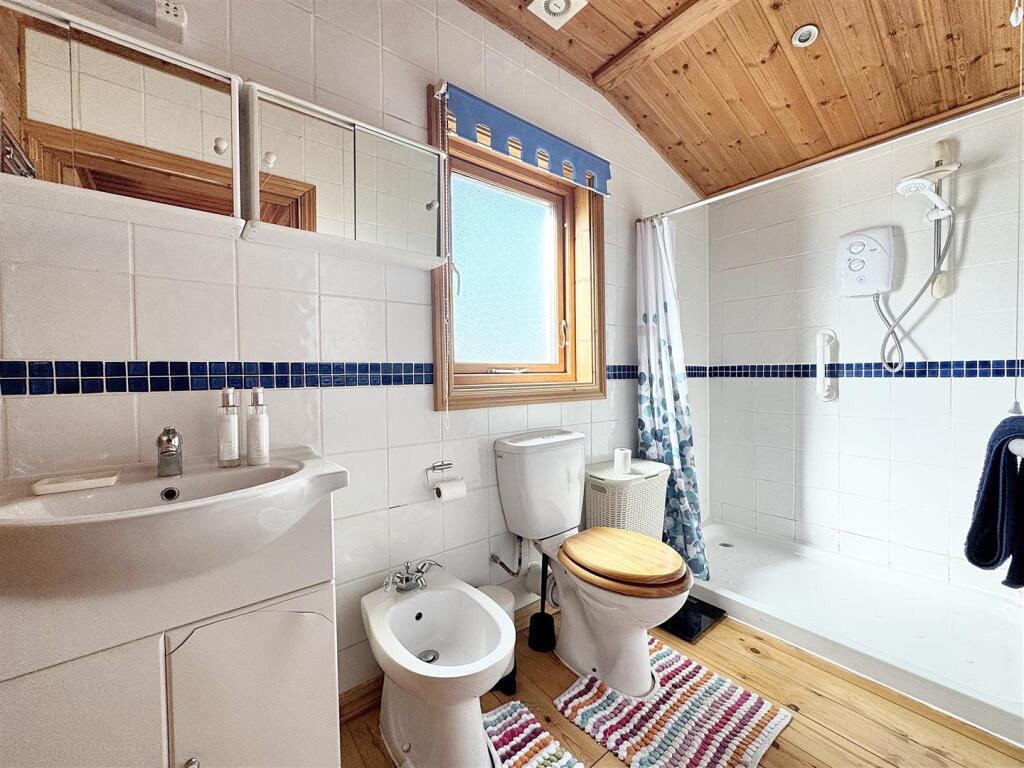 Shower Room (Chalet)