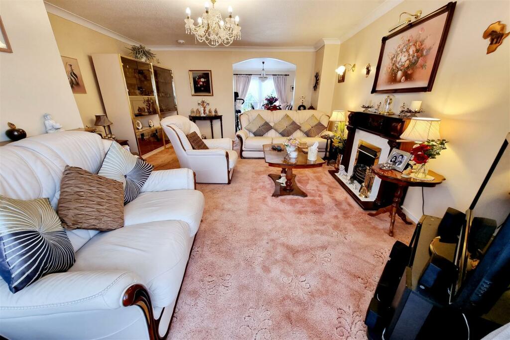 FRONT RECEPTION AREA: PIC. 1