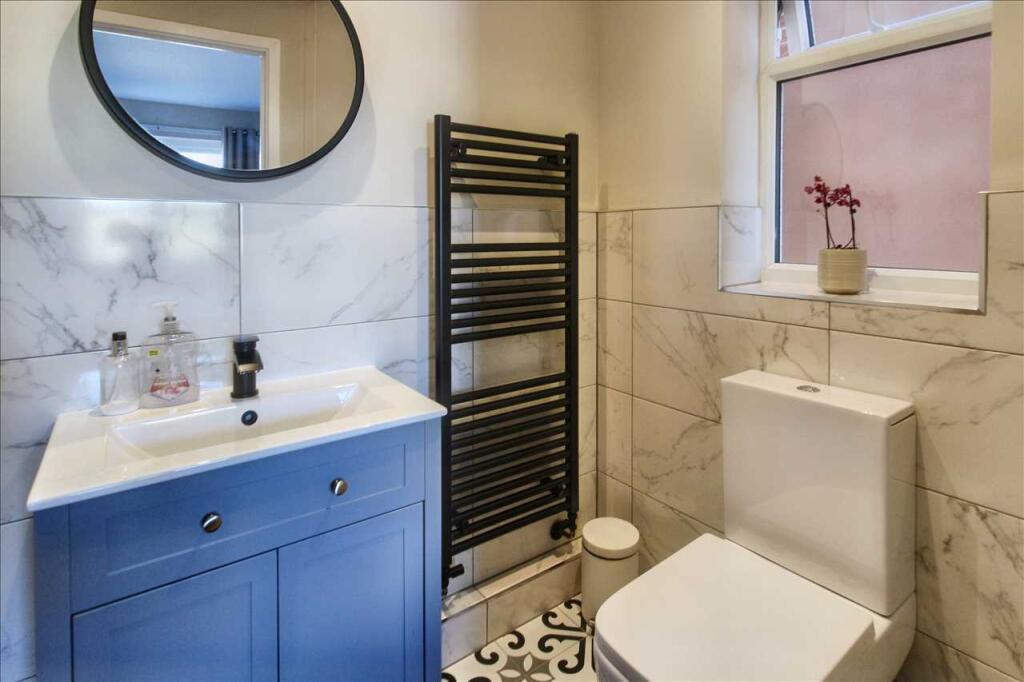 En Suite Shower Room