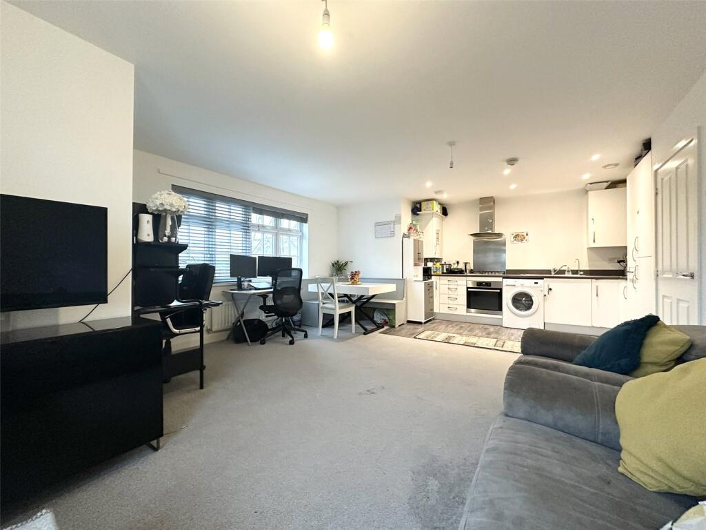 Hildefirth Close, Weldon, Ebbsfleet Valley, Swanscombe, DA10