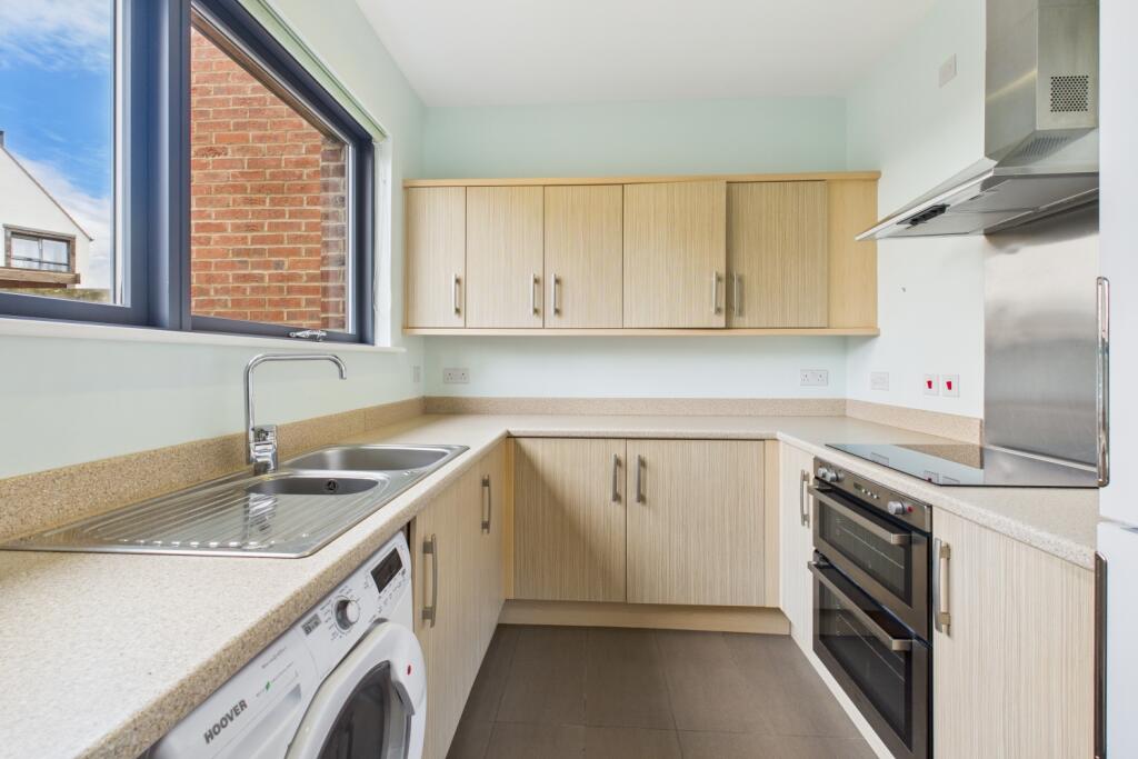 CAM03162G0-PR0331-STILL005