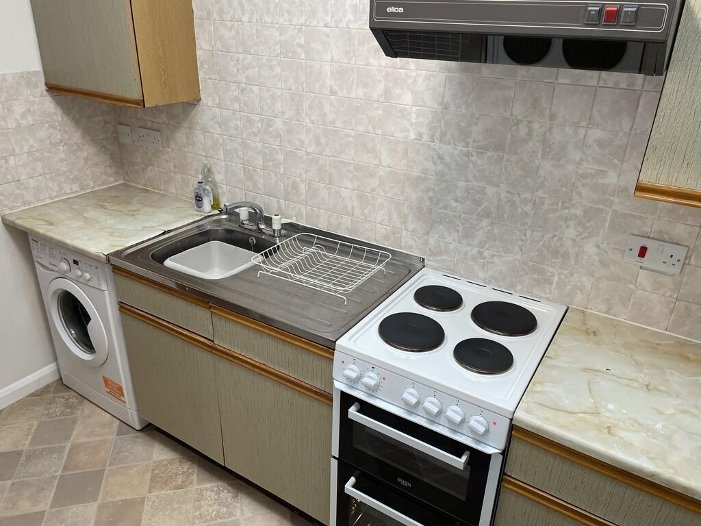 Kitchen new cooke...